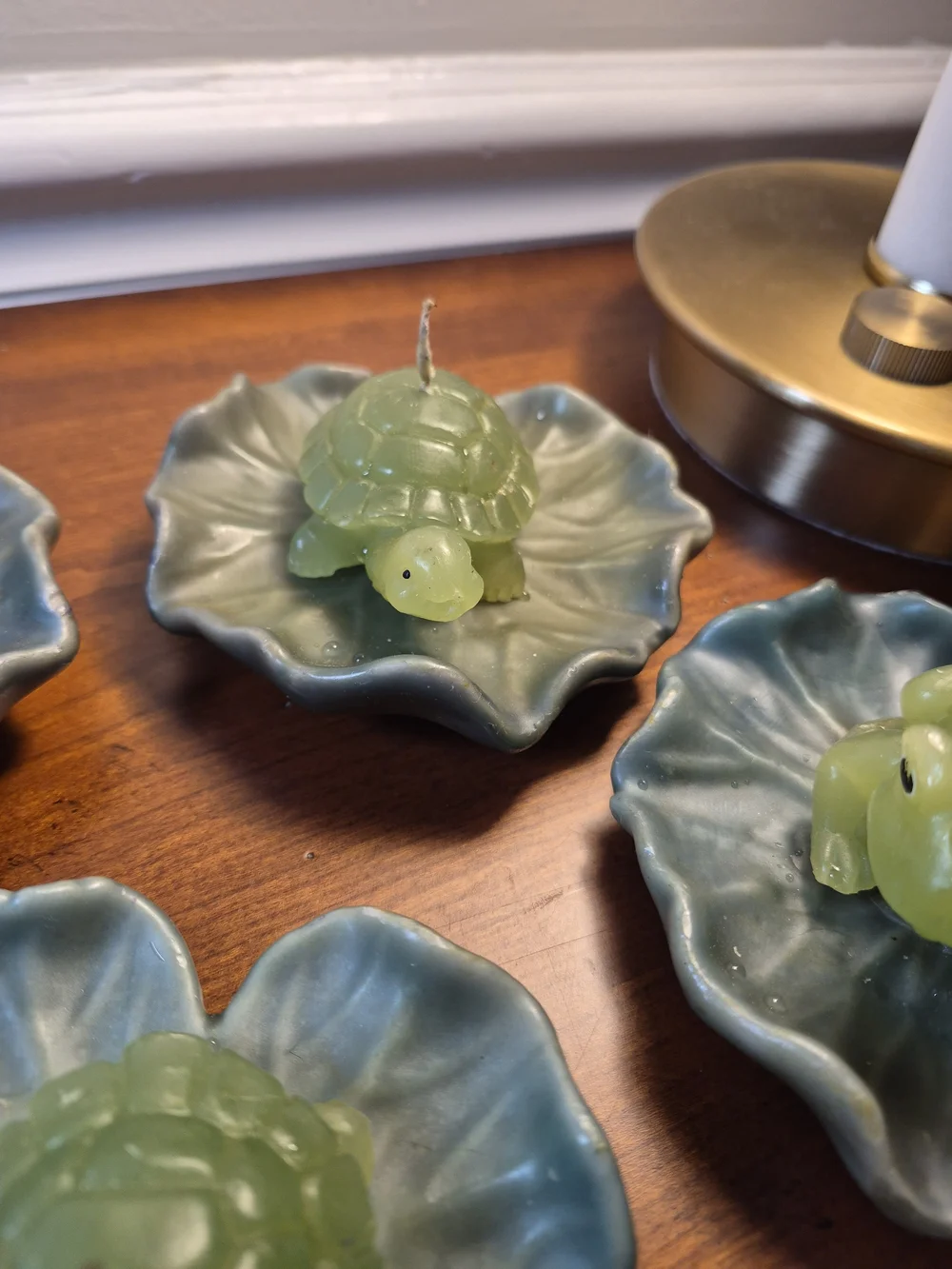2 Green Turtles & 2  Frogs  Candles on A Green Leaf Set Of Four Total